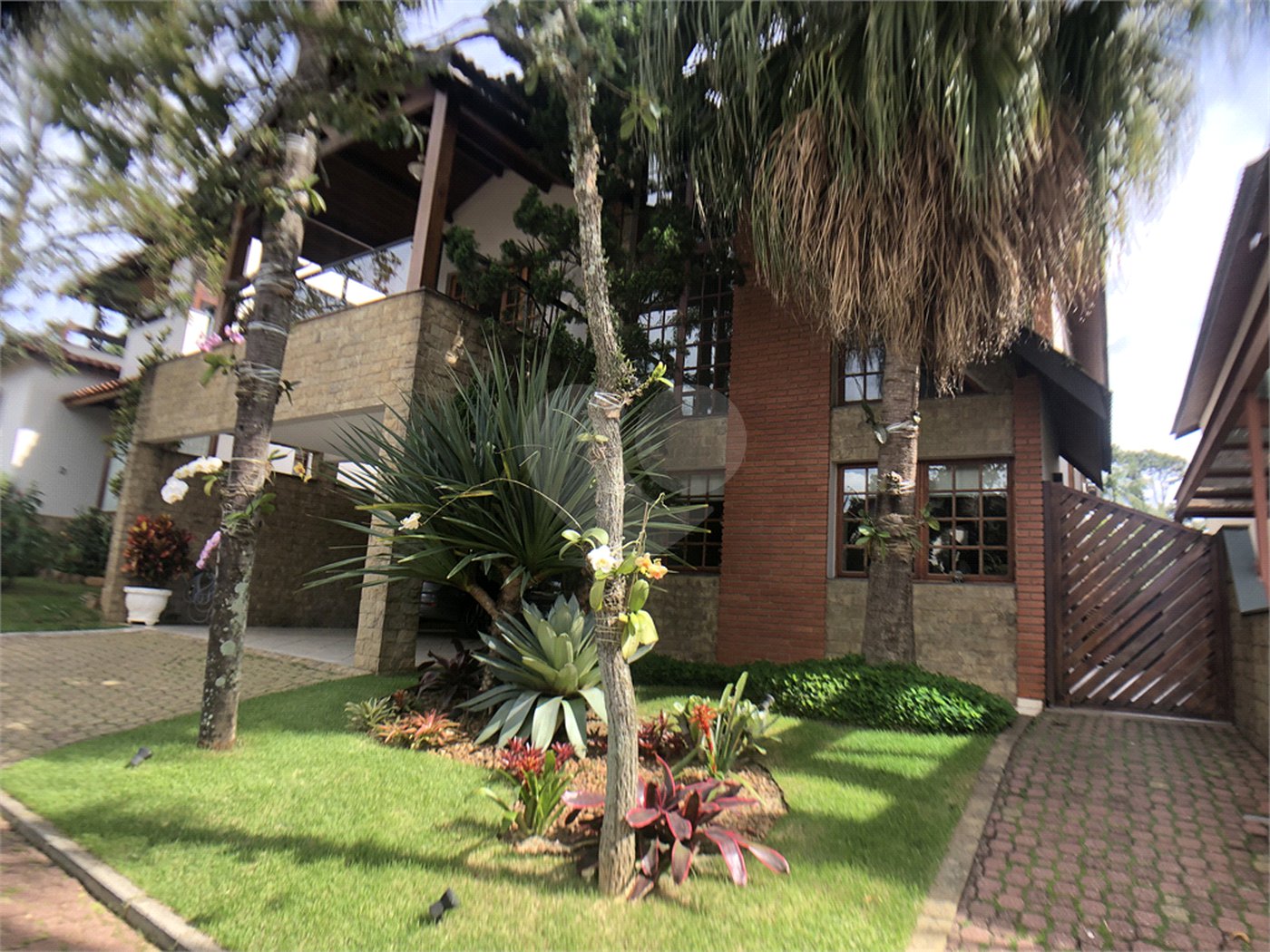 Casa à venda com 4 suítes no condomínio Residencial Floresta, São Paulo - SP