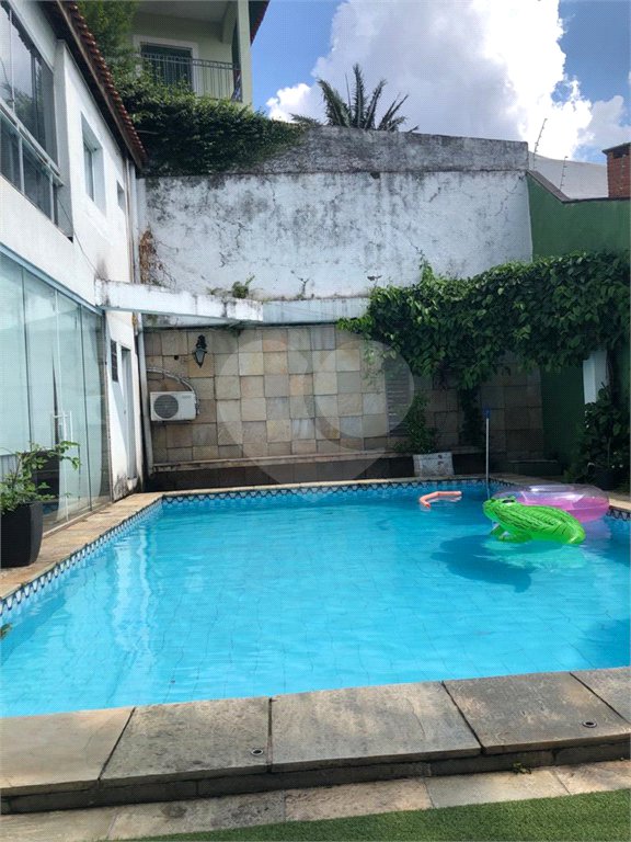 Casa à venda com 8 quartos, sendo 4 suítes, em Jardim Leonor, São Paulo, SP