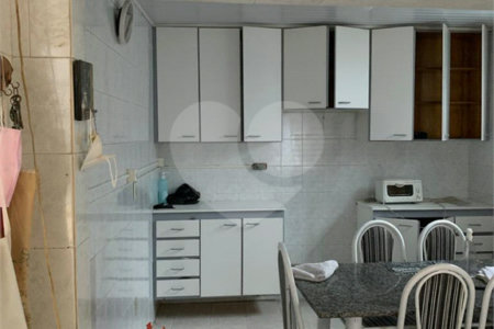 Sobrado à venda com 6 quartos, sendo 1 suíte, em Vila Aurora (zona Norte), São Paulo, SP