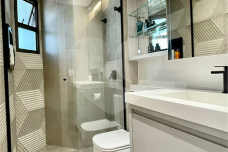 Cobertura à venda na Aclimação de 300m² com 2 vagas.