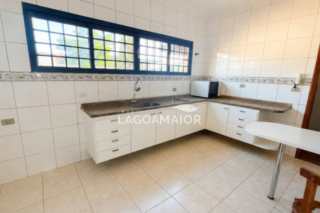 Casa para alugar com 3 quartos, sendo 2 suítes, em Jardim Alvorada, Três Lagoas, MS