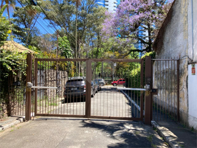 Casa à venda ou para alugar com 4 suítes em Brooklin, São Paulo, SP
