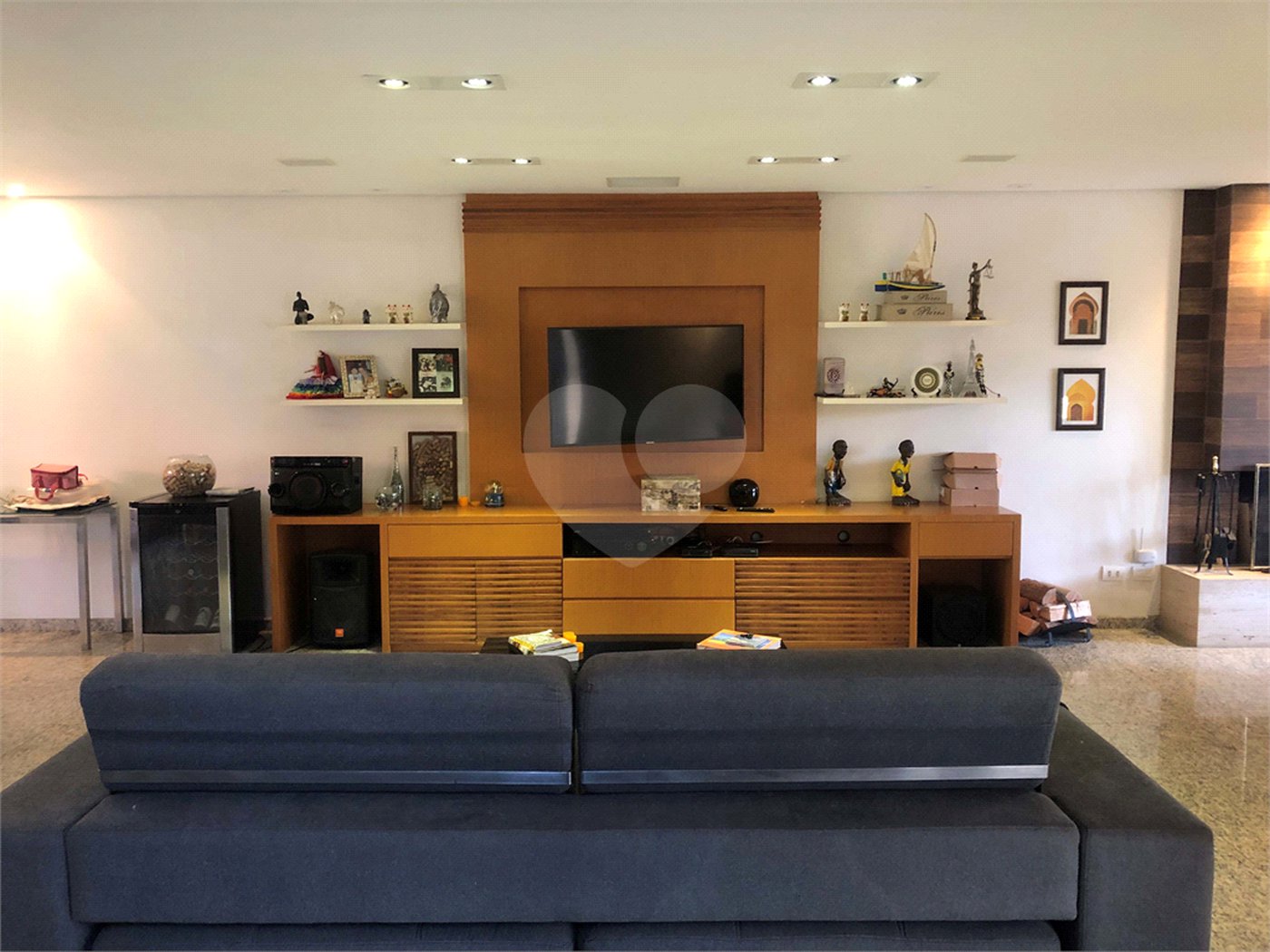 Casa à venda com 3 quartos, sendo 2 suítes,  no condomínio Aruã, Mogi das Cruzes - SP