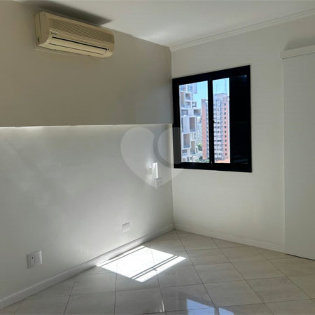 Apartamento para alugar com 3 quartos, sendo 1 suíte,  em Pinheiros, São Paulo, SP