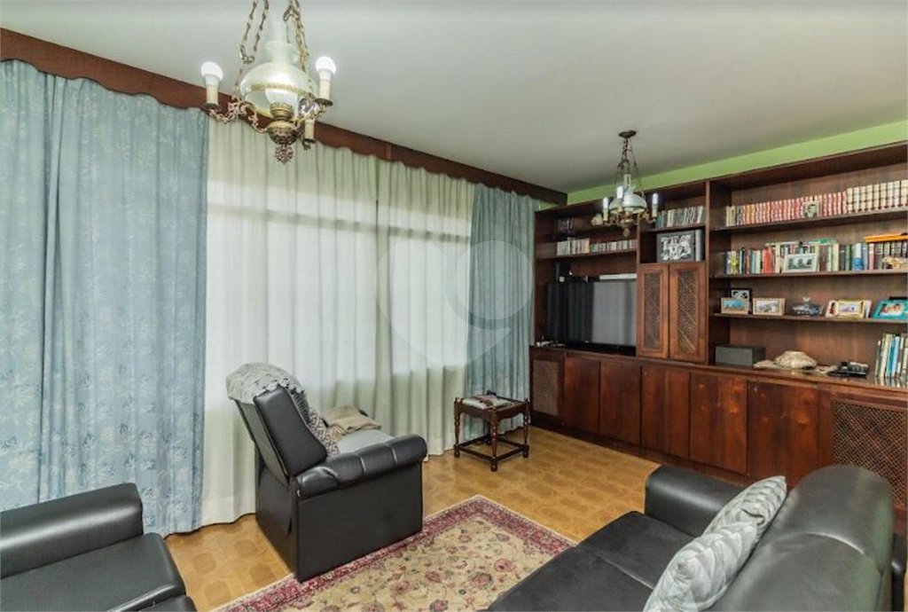 Casa à venda com 3 suítes em Horto, São Paulo, SP
