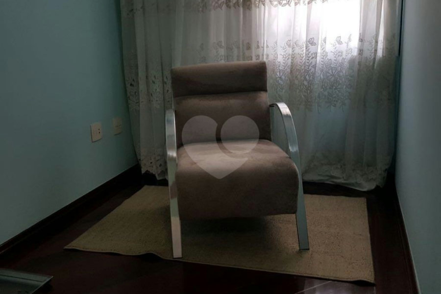 Casa à venda com 3 suítes no condomínio Village, São Paulo - SP