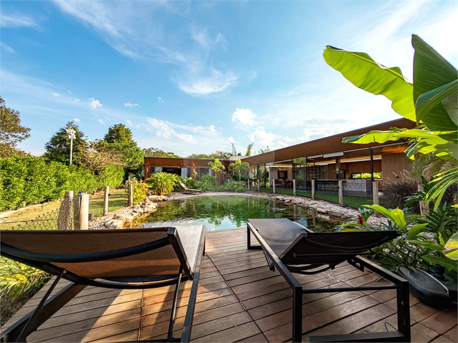 Casa à venda com 3 suítes no condomínio Primavera, Salto - SP