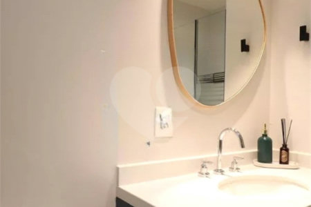Apartamento à venda com 4 quartos, sendo 2 suítes,  em Vila Anastácio, São Paulo, SP