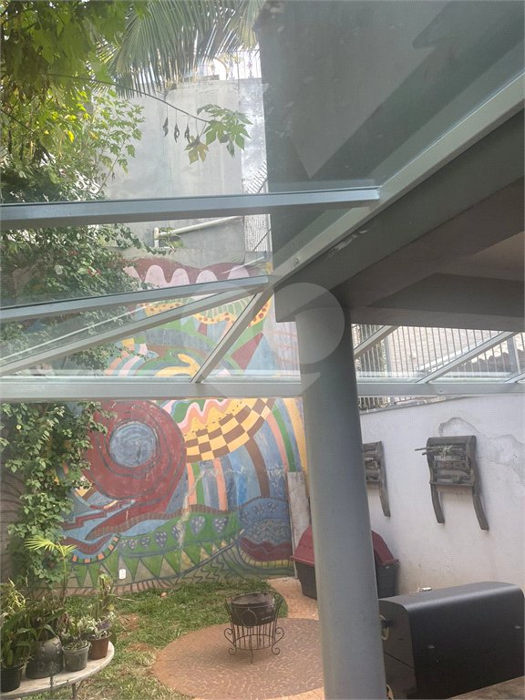 Sobrado à venda com 3 suítes em Horto, São Paulo, SP