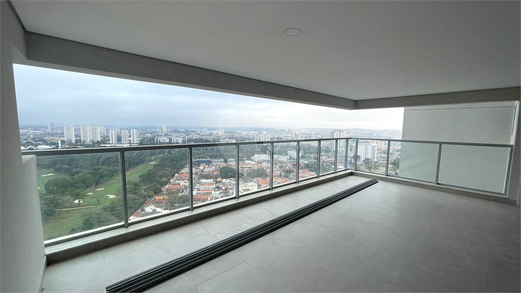 Apartamento à venda com 3 suítes em Vila Sofia, São Paulo, SP