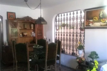 EXCELENTE OPORTUNIDADE - Casa térrea