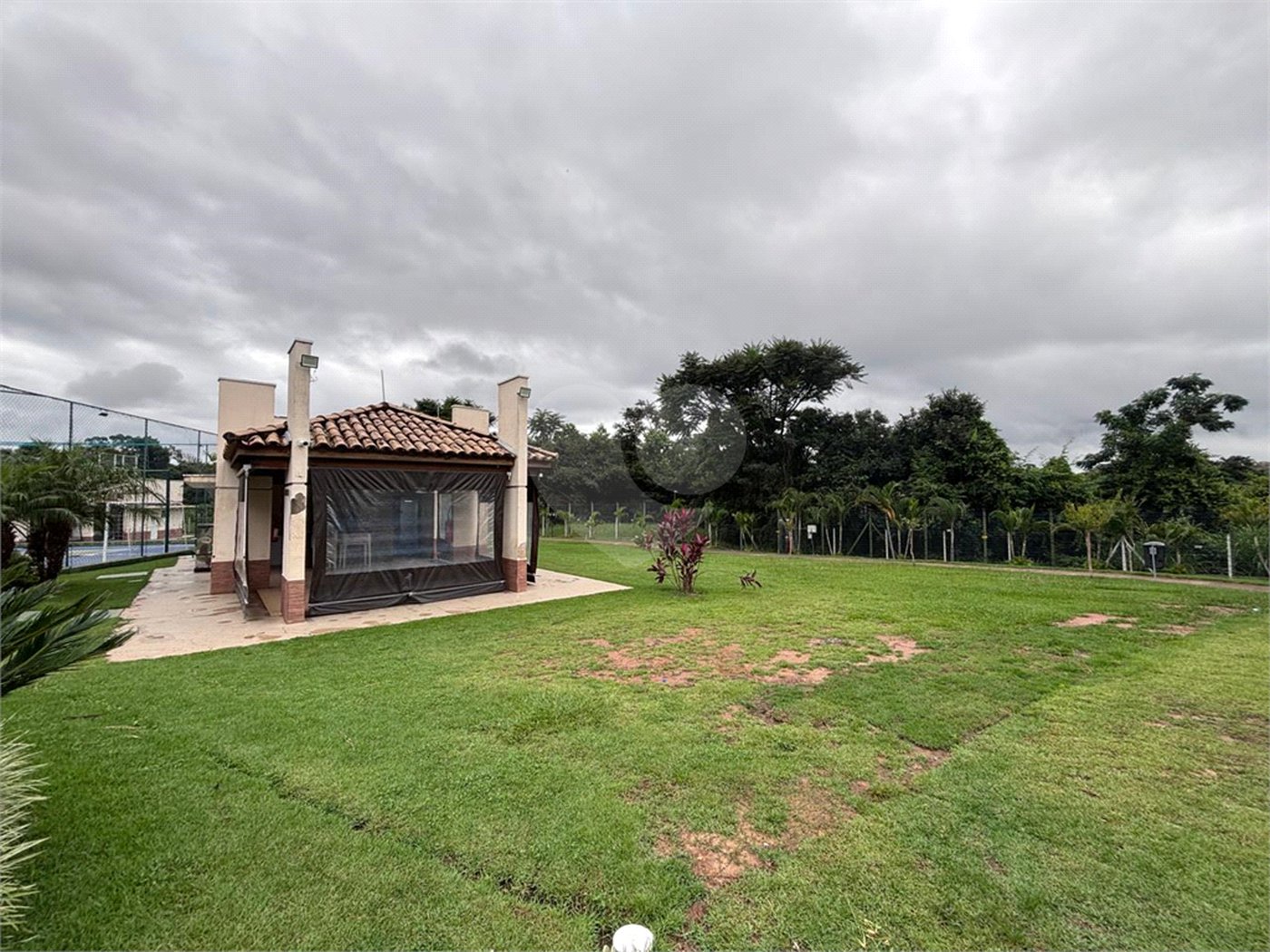 Casa à venda com 2 quartos, sendo 1 suíte, no condomínio Terras de São Francisco, Sorocaba - SP