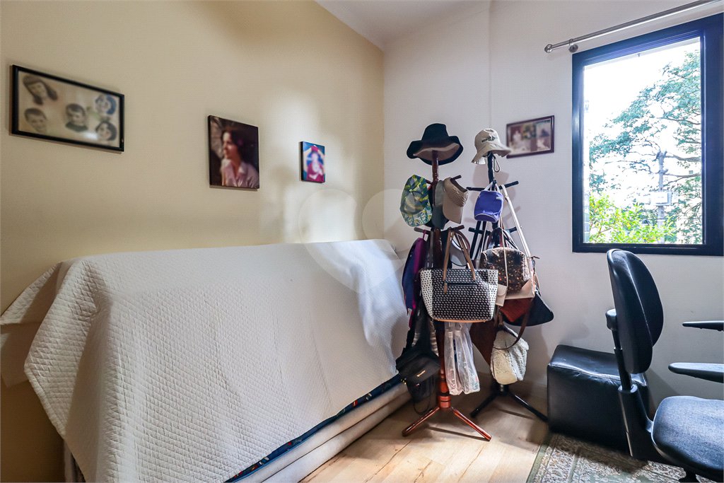 Apartamento à venda com 3 quartos, sendo 1 suíte,  em Vila Ipojuca, São Paulo, SP