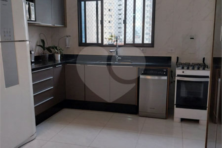 Apartamento à venda com 4 quartos, sendo 1 suíte,  em Vila Ipojuca, São Paulo, SP