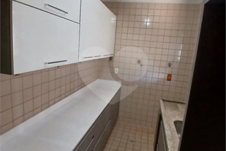Casa à venda com 5 quartos, sendo 3 suítes, em Vila Santista, Atibaia, SP
