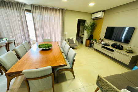 Casa à venda com 3 suítes no condomínio Florais do Valle, Cuiabá - MT