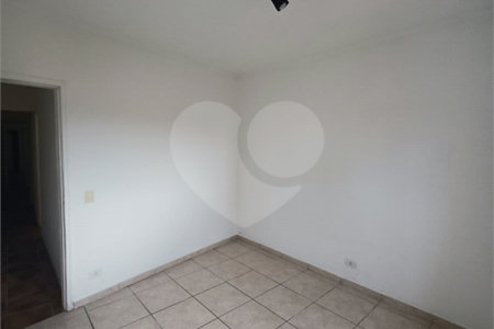 Casa à venda com 3 quartos, sendo 1 suíte, em Jardim Santo Elias, São Paulo, SP