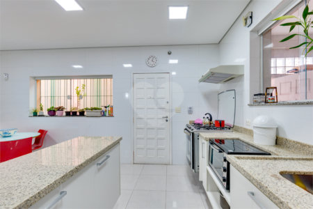 Casa à venda com 4 quartos, sendo 1 suíte, em Brooklin Paulista, São Paulo, SP