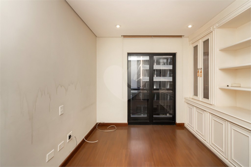 Apartamento à venda com 4 quartos, sendo 3 suítes, em Higienópolis, São Paulo, SP