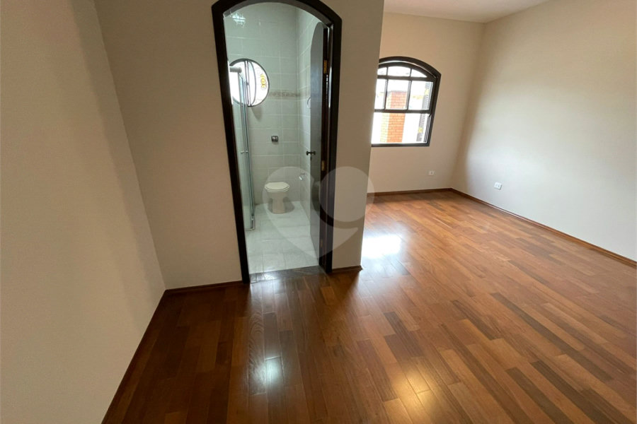 Sobrado à venda com 3 quartos, sendo 2 suítes, em Vila Palmeiras, São Paulo, SP