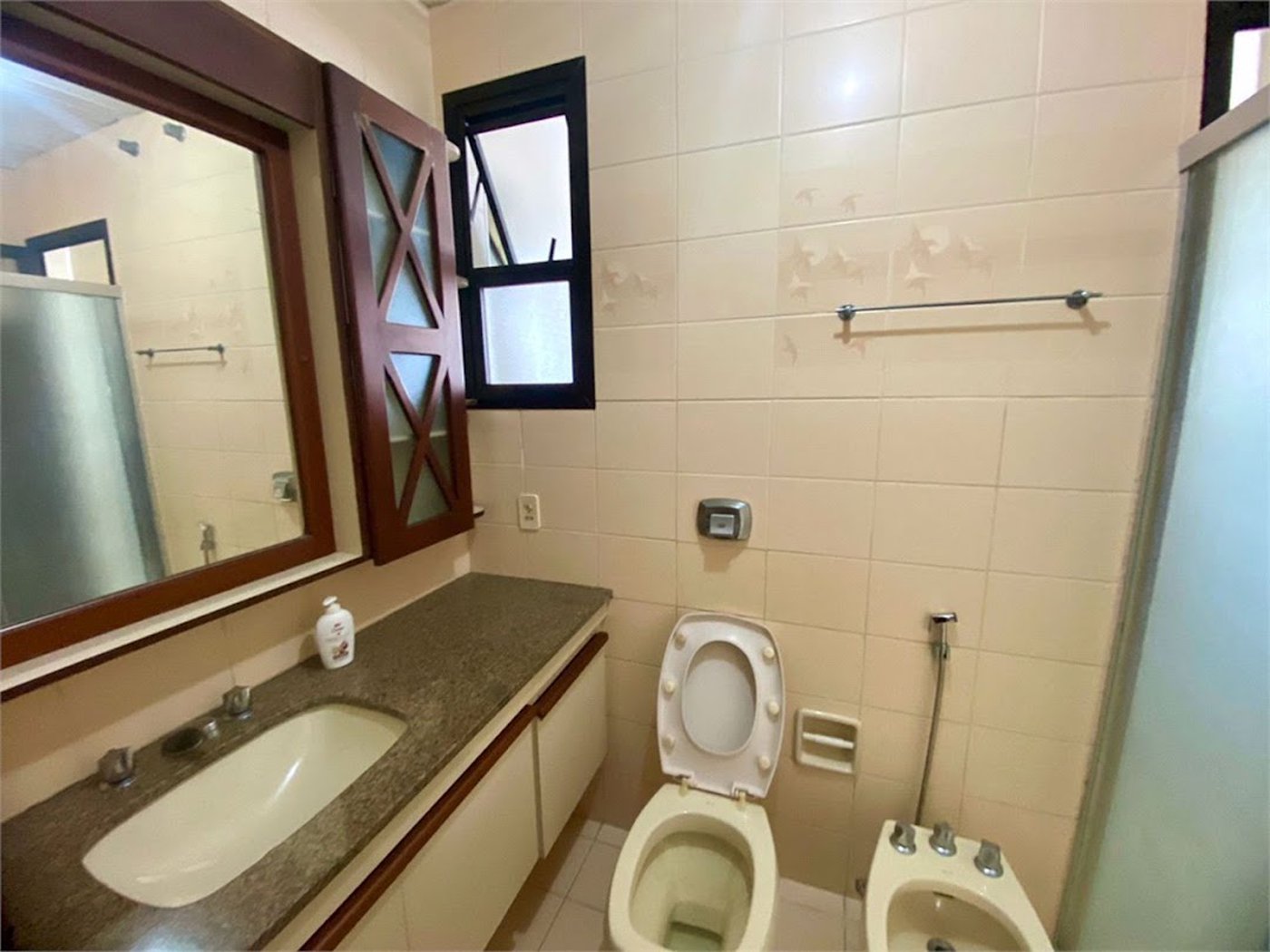 Apartamento Residencial à venda, Centro, Guarujá - AP1385.