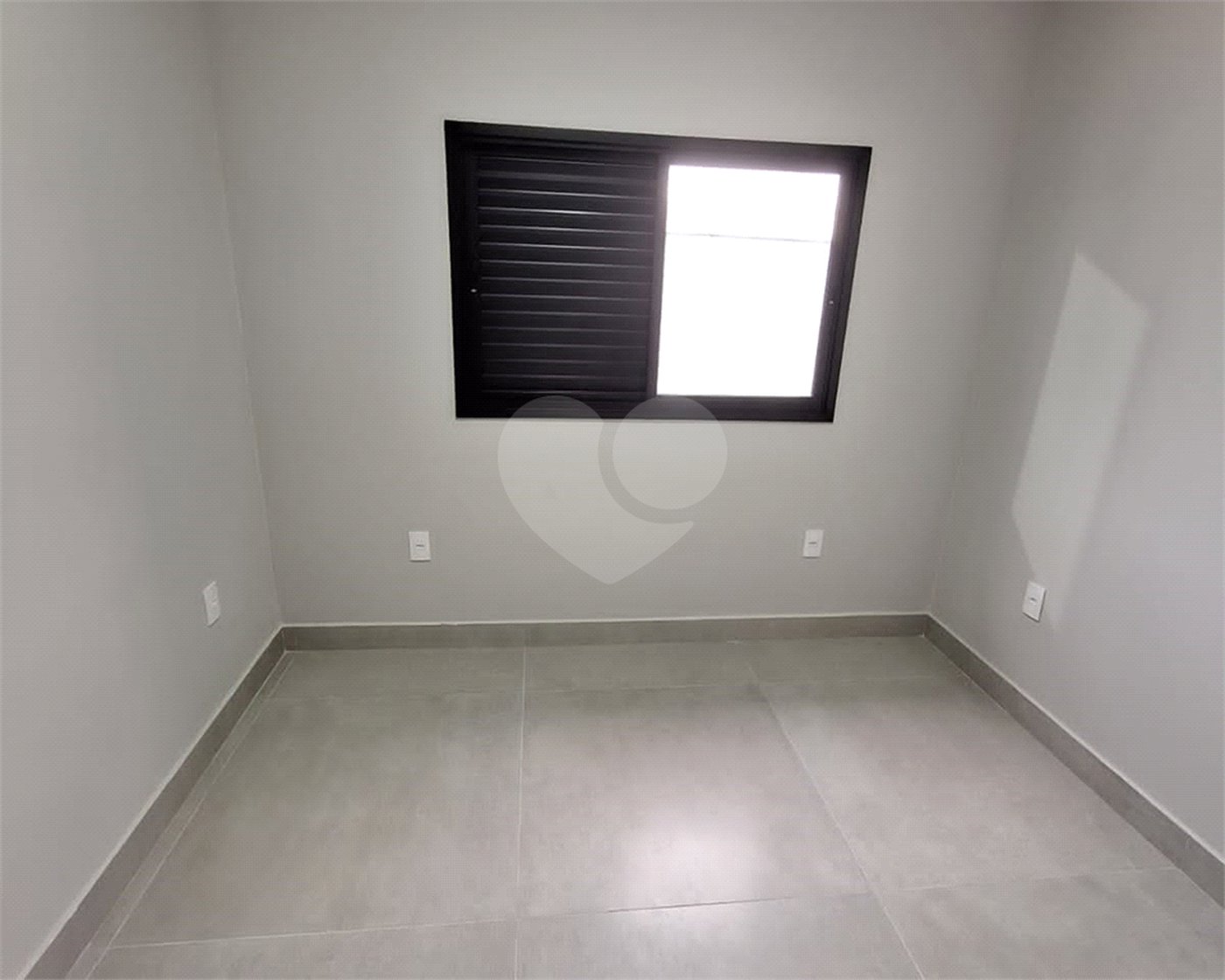 Casa à venda com 3 quartos, sendo 1 suíte,  no condomínio Helena Maria, Sorocaba - SP