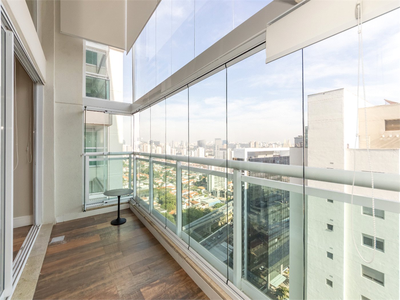 Apartamento à venda com 4 quartos, sendo 3 suítes, em Brooklin Paulista, São Paulo, SP