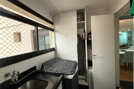 Apartamento à venda com 3 suítes em Vila Paulicéia, São Paulo, SP