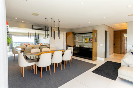 Apartamento à venda com 4 quartos, sendo 3 suítes, em Campo Belo, São Paulo, SP
