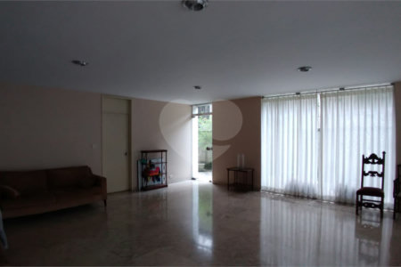 Apartamento à venda com 3 quartos, sendo 1 suíte,  em Cerqueira César, São Paulo, SP