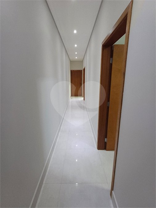 Casa à venda com 3 quartos, sendo 1 suíte, no condomínio Mantova, Indaiatuba - SP