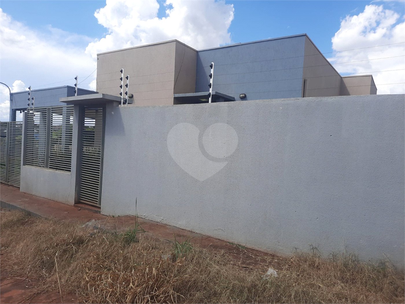 Casa à venda com 2 quartos em Residencial Ponta Porã I, Ponta Porã, MS