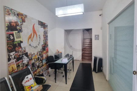 Sobrado à venda com 6 suítes em Alto de Pinheiros, São Paulo, SP