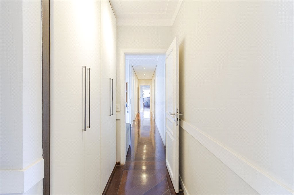 Apartamento à venda com 4 quartos, sendo 2 suítes, em Indianópolis, São Paulo, SP