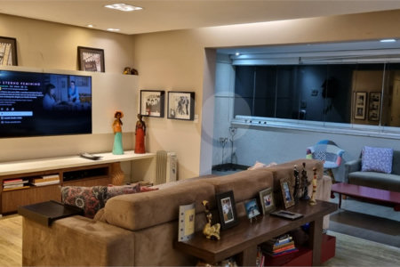 Apartamento à venda com 3 suítes em Jardim Londrina, São Paulo, SP