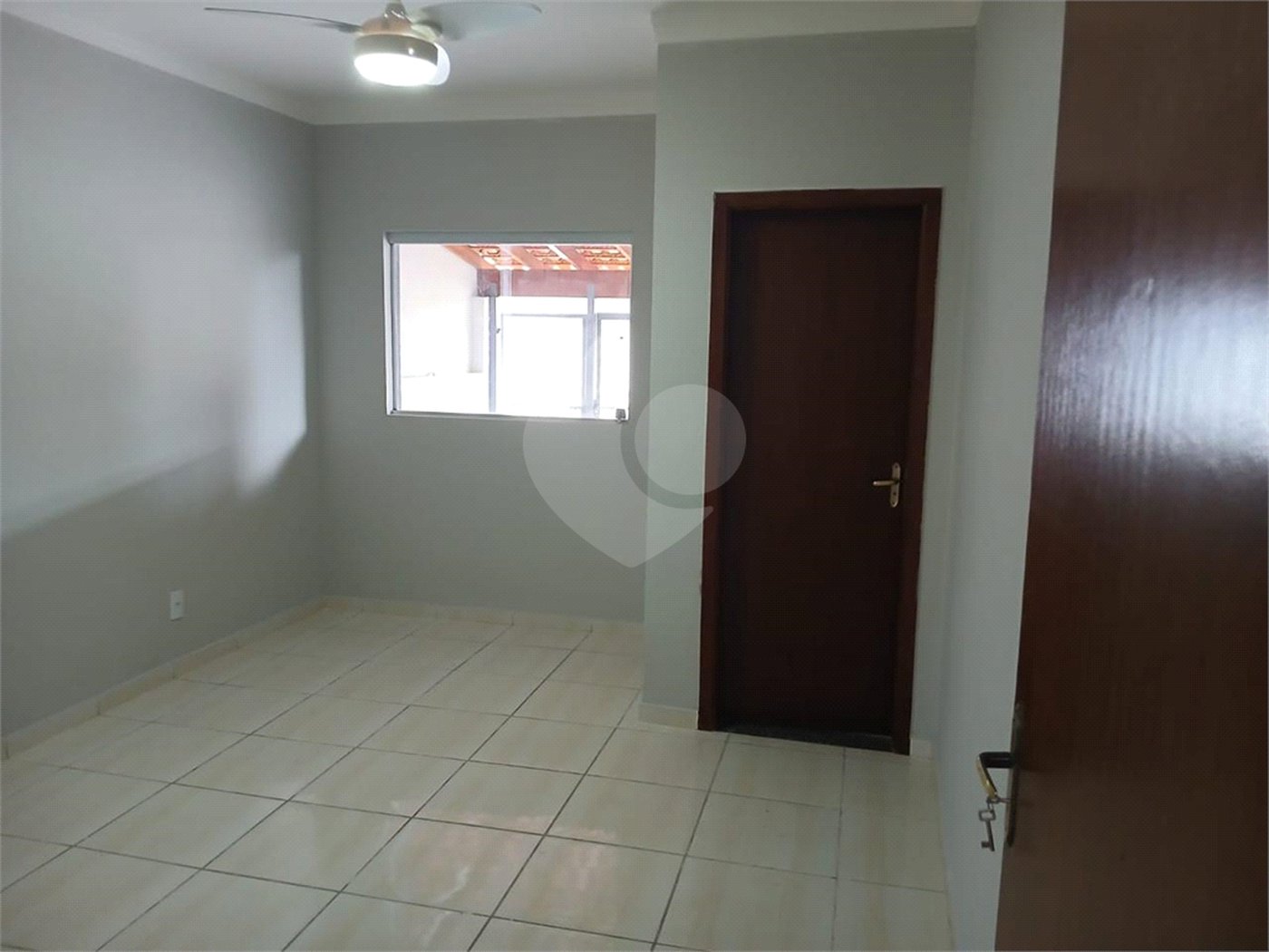Casa de Vila à venda com 3 quartos, sendo 1 suíte, em Jardim Wanel Ville V, Sorocaba, SP