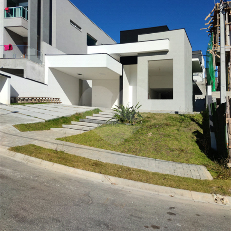 Casa à venda com 3 suítes no condomínio Aruã Brisas, Mogi das Cruzes - SP