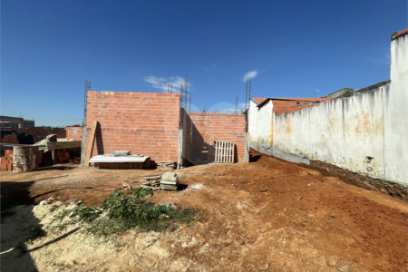 Casa à venda com 3 quartos, sendo 1 suíte, no condomínio Tivolli Residencial, Itapetininga - SP