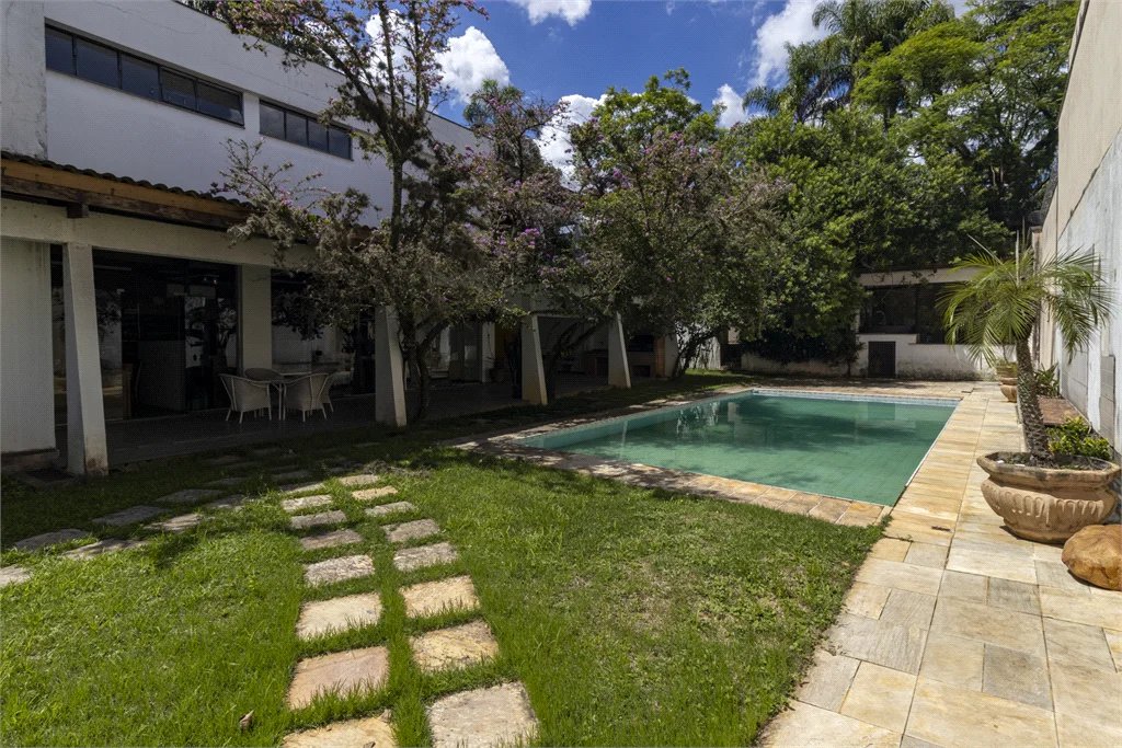 Sobrado à venda com 4 quartos, sendo 2 suítes, em Vila Morumbi, São Paulo, SP