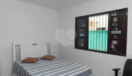 Casa Térrea à venda com 4 quartos, sendo 1 suíte,  em Vila Mazzei, São Paulo, SP