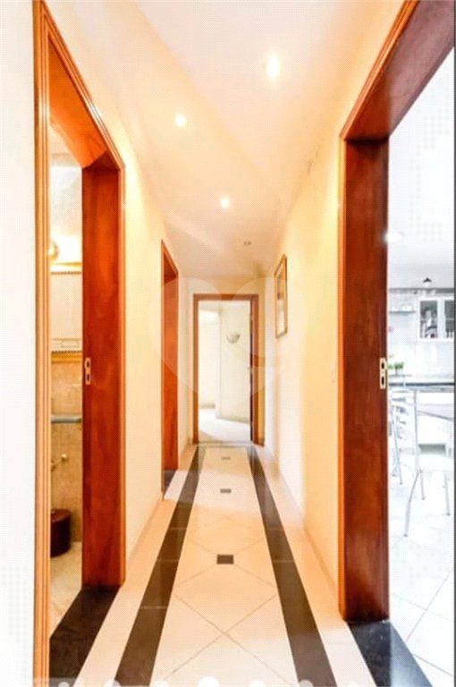 Sobrado à venda com 5 quartos, sendo 4 suítes, em Tremembé, São Paulo, SP