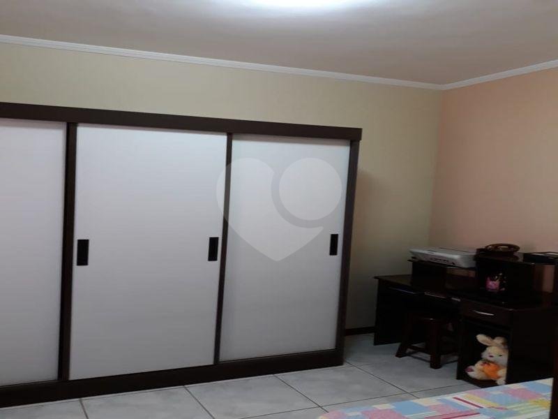 Sobrado à venda com 3 quartos, sendo 1 suíte,  em Chácara Jafet, Mogi das Cruzes, SP