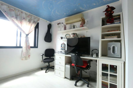 Apartamento à venda com 4 quartos, sendo 2 suítes,  em Vila Uberabinha, São Paulo, SP