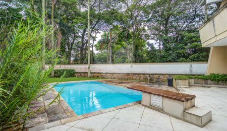 Sobrado à venda com 6 quartos, sendo 3 suítes,  em Alto da Boa Vista, São Paulo, SP