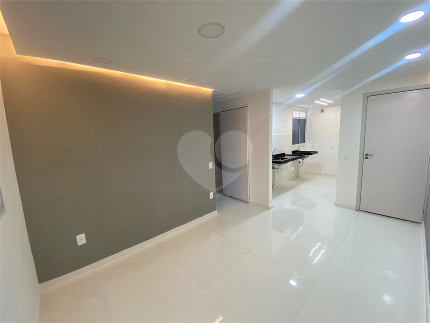 Apartamento à venda com 2 quartos em Santíssimo, Rio de Janeiro, RJ