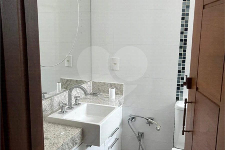 Sobrado à venda com 4 suítes em Jardim Virginia Bianca, São Paulo, SP