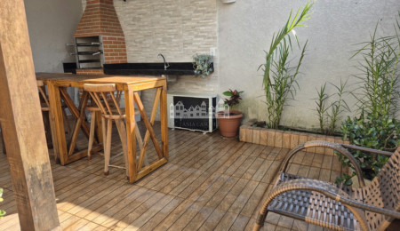Casa à venda no Bairro Imperial – Atibaia | 2 dormitórios, suíte, 2 vagas e área gourmet