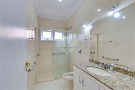 Casa para alugar com 4 quartos, sendo 2 suítes, no condomínio Cassiano Ricardo, São Paulo - SP