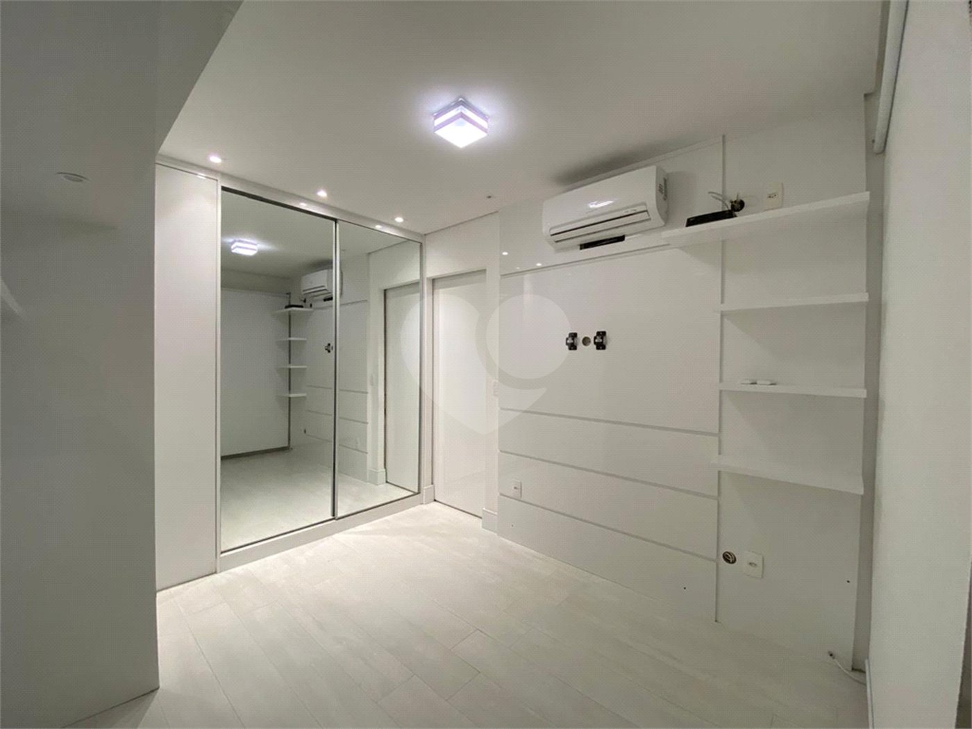 Apartamento à venda com 1 quarto em Barra Funda, São Paulo, SP