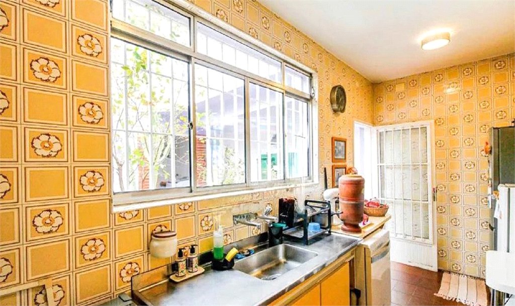 Sobrado à venda com 4 quartos, sendo 1 suíte, em Vila Cordeiro, São Paulo, SP